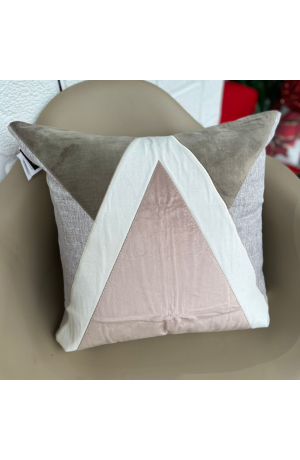 Capa de Almofada Triangulo Rosa Premium Bordada Com Aplicação 50x50cm
