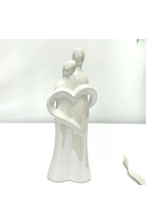 Escultura Branca Casal com Coração em Porcelana